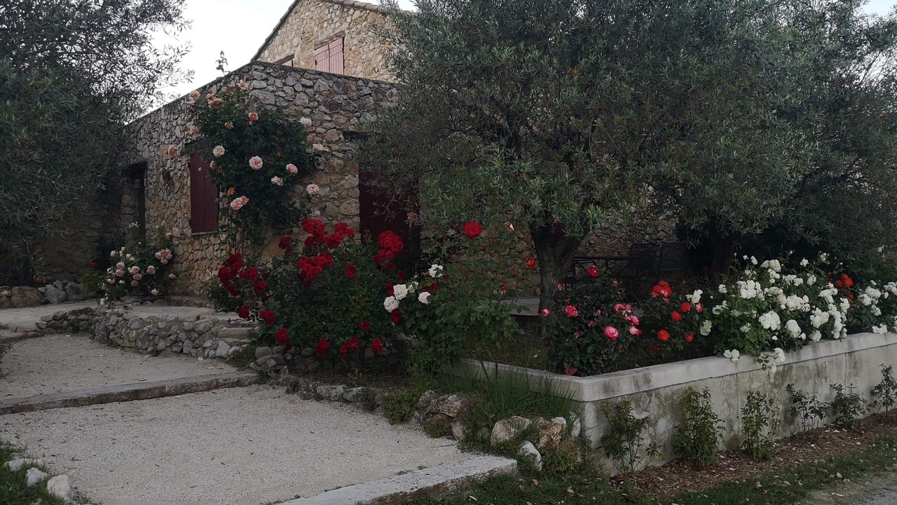 Photo of Outdoor in Merindol-les-Oliviers