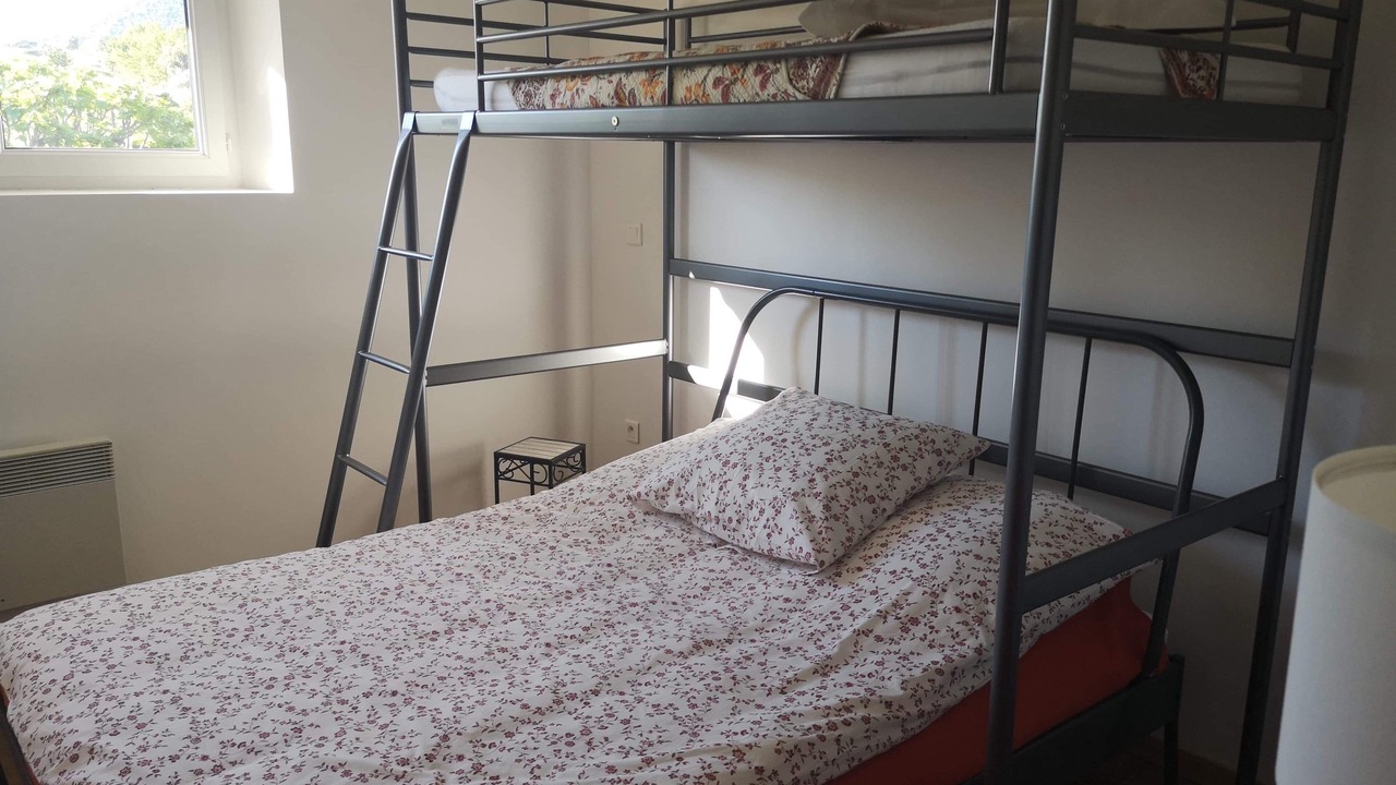 Photo of Bedroom in Merindol-les-Oliviers
