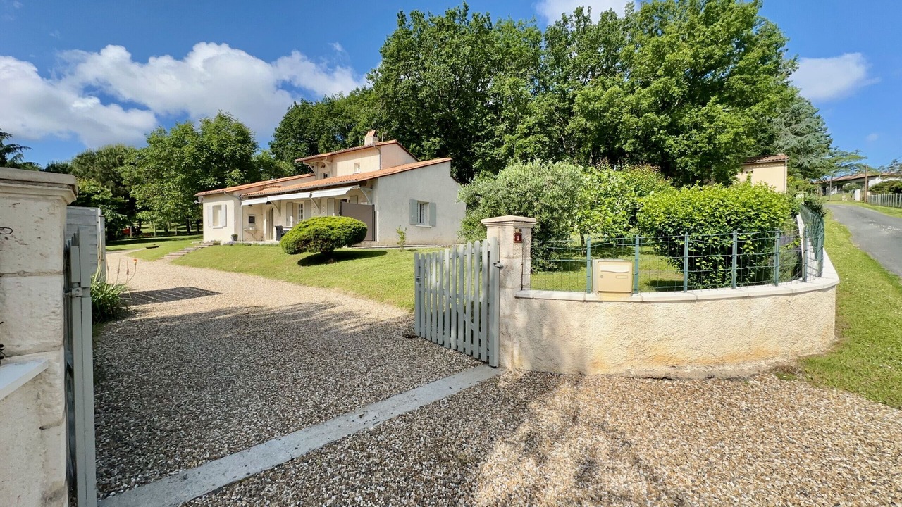 Photo of Outdoor in Douzillac