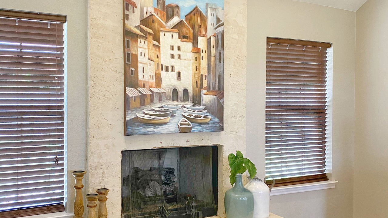 Photo of Livingroom in Lincoln Park