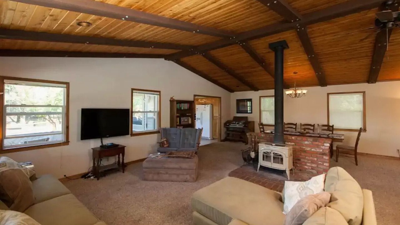 Photo of Livingroom in Big Bear City