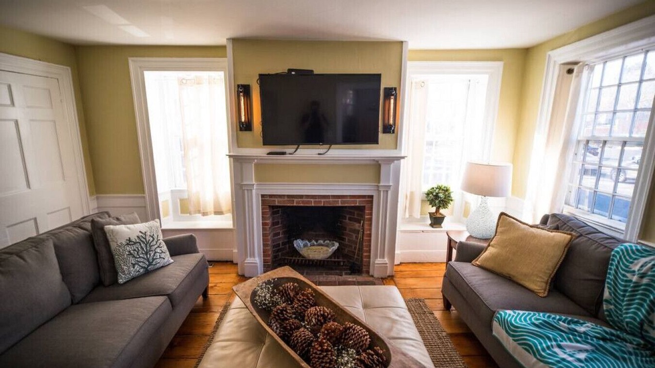 Photo of Livingroom in Plymouth Cultural District