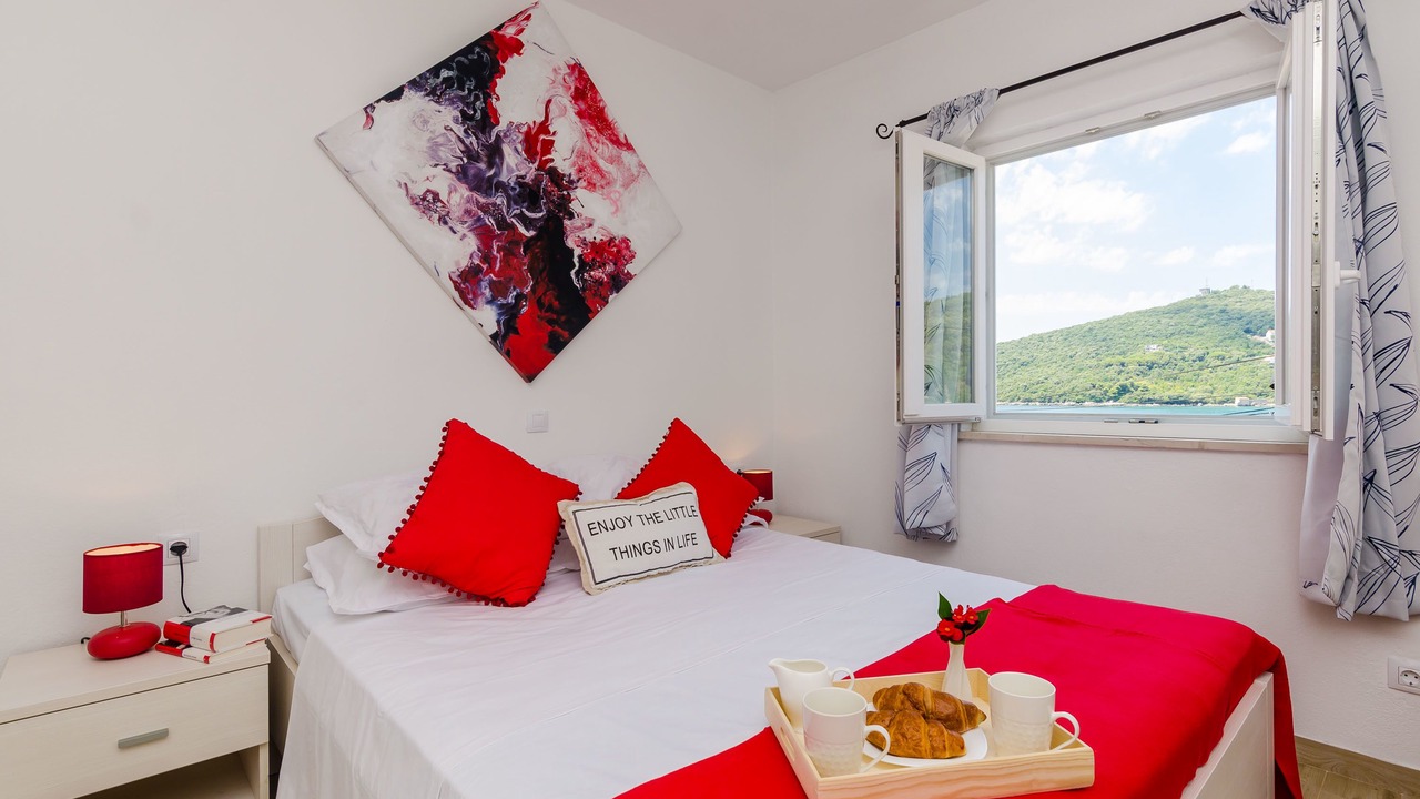 Photo of Bedroom in Molunat