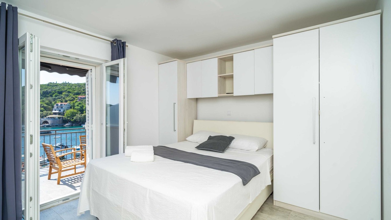 Photo of Bedroom in Molunat