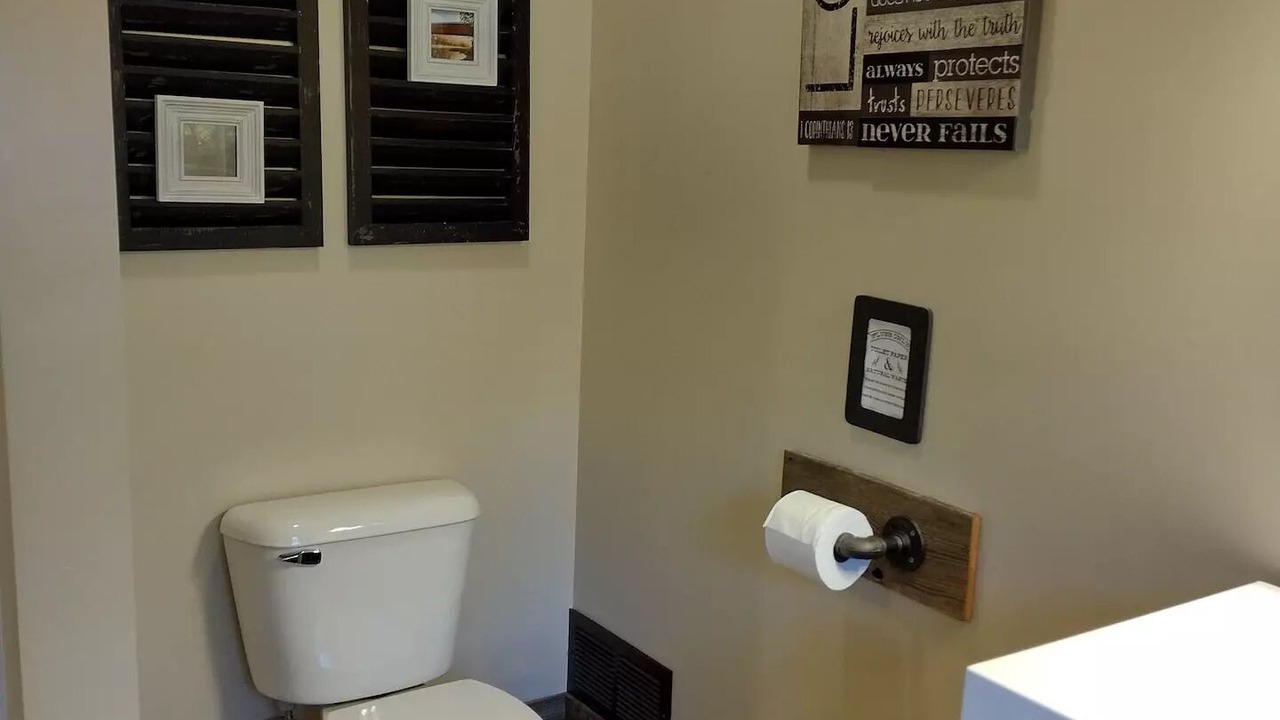 Photo of Bathroom in Marshall