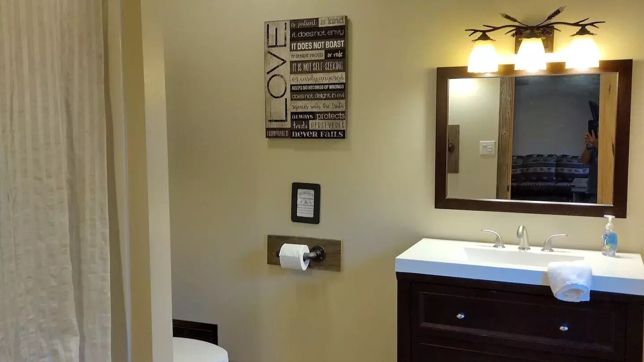 Photo of Bathroom in Marshall