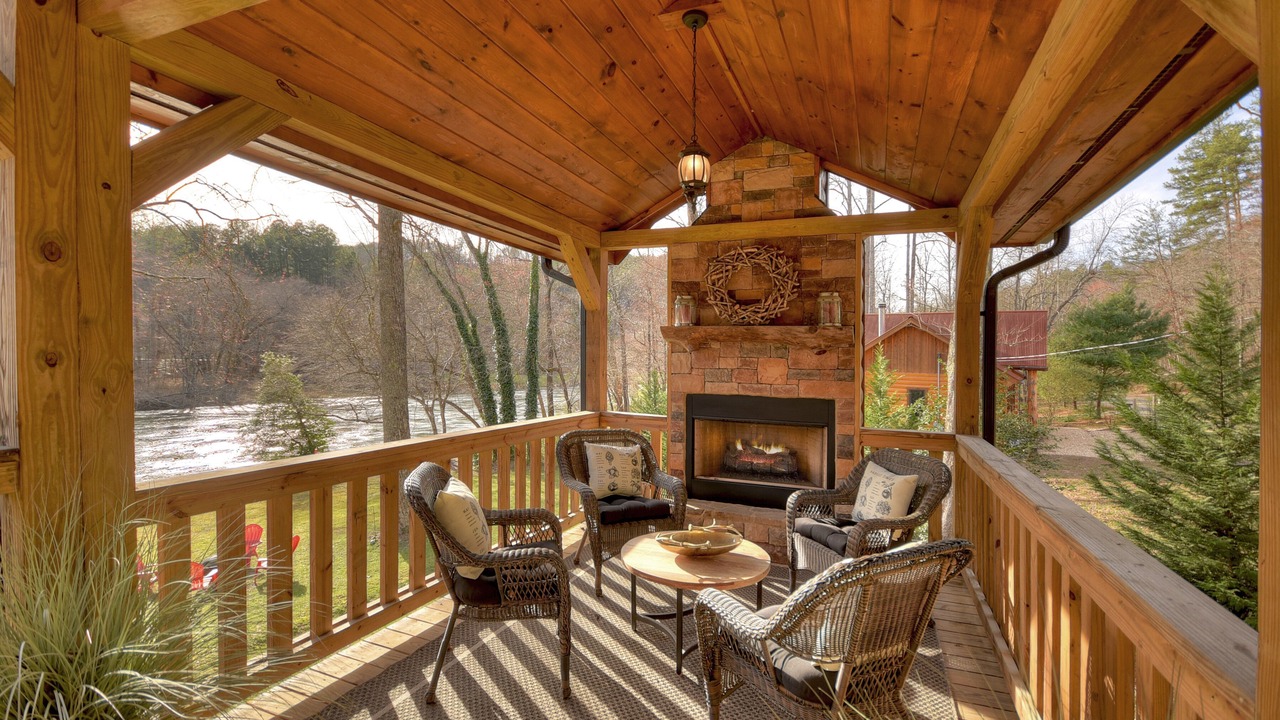Photo of Livingroom in Mineral Bluff