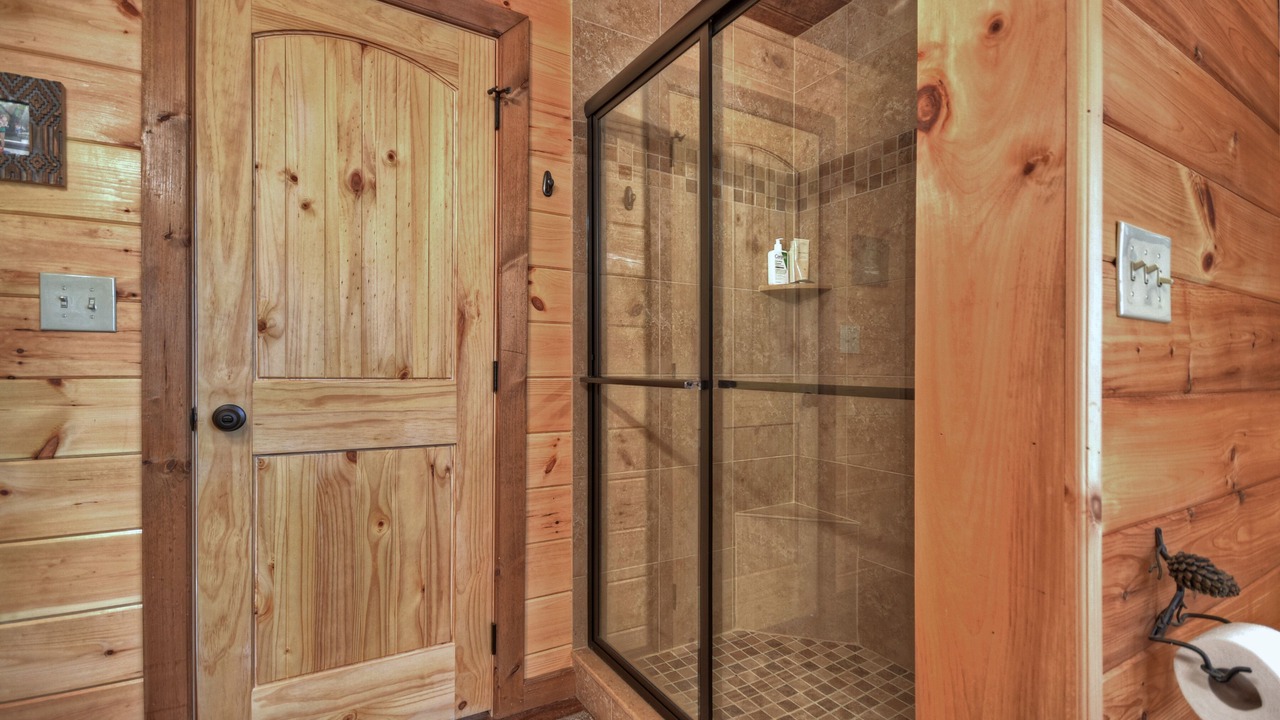 Photo of Bathroom in Mineral Bluff