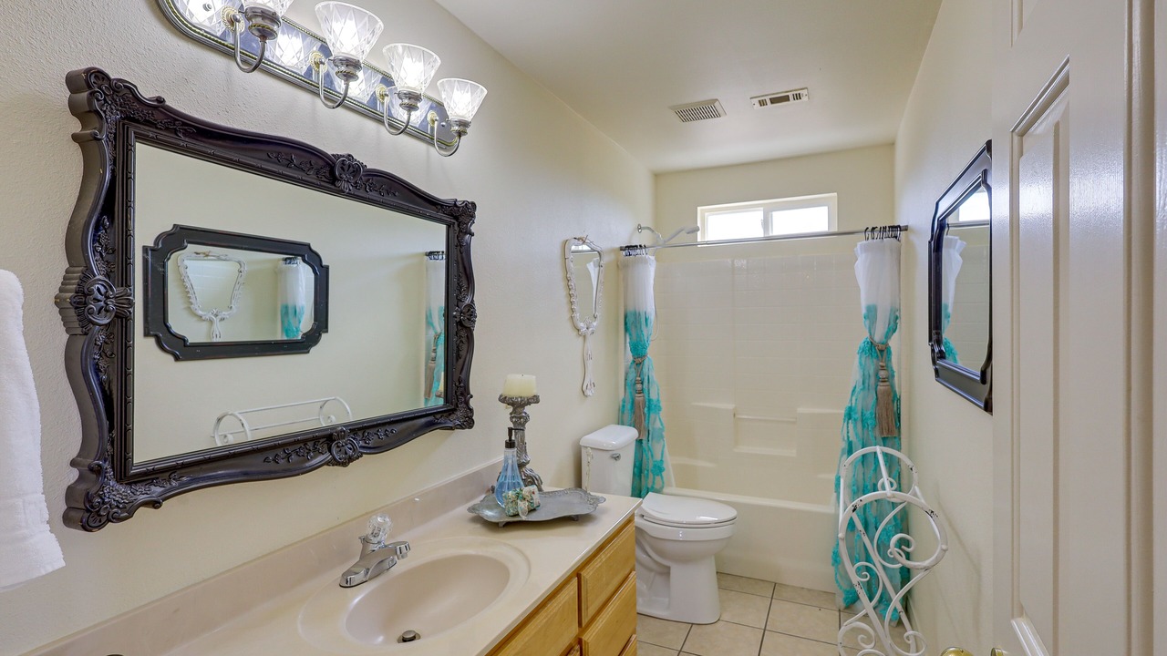Photo of Bathroom in Leon Junction