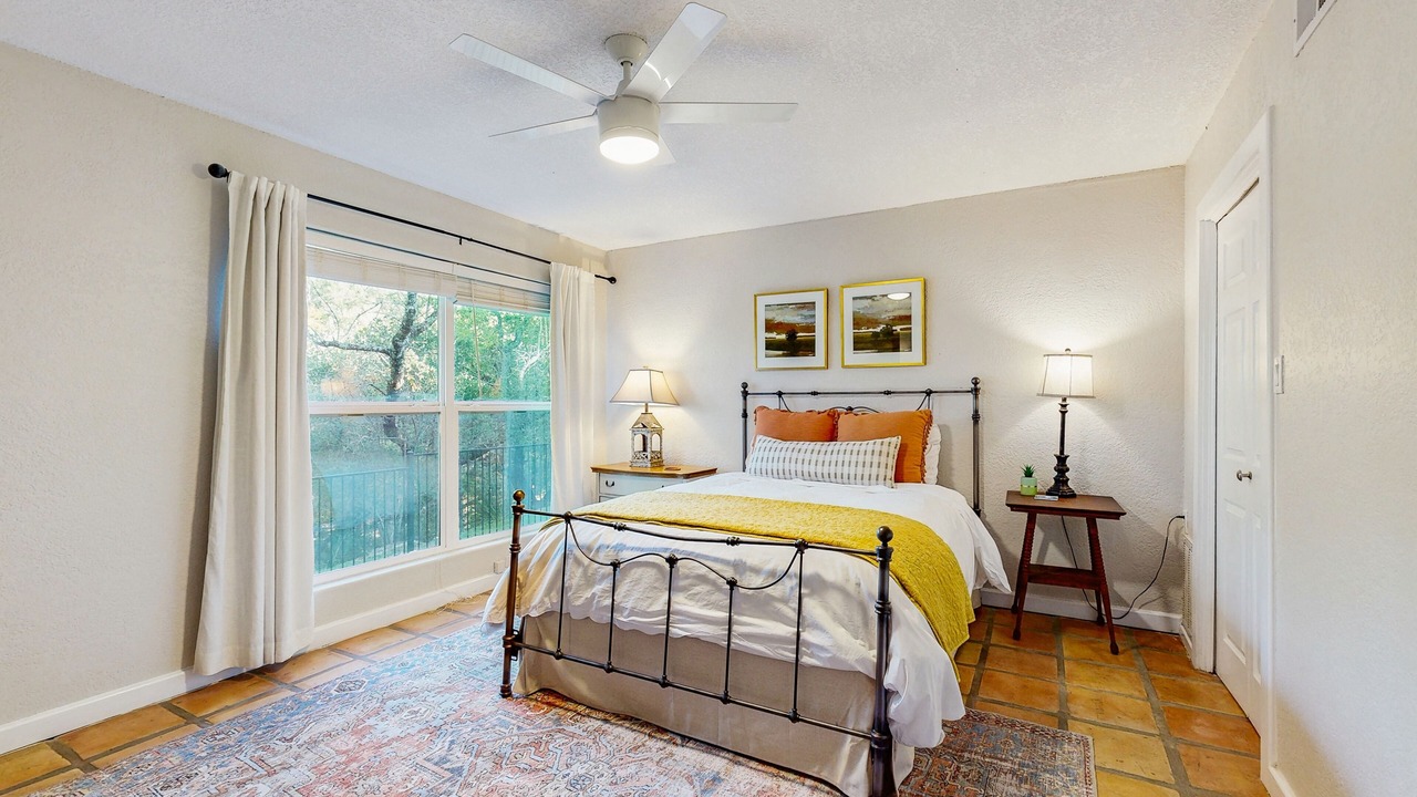 Photo of Bedroom in Lakeway