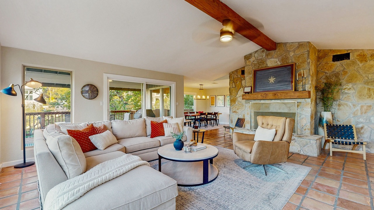 Photo of Livingroom in Lakeway