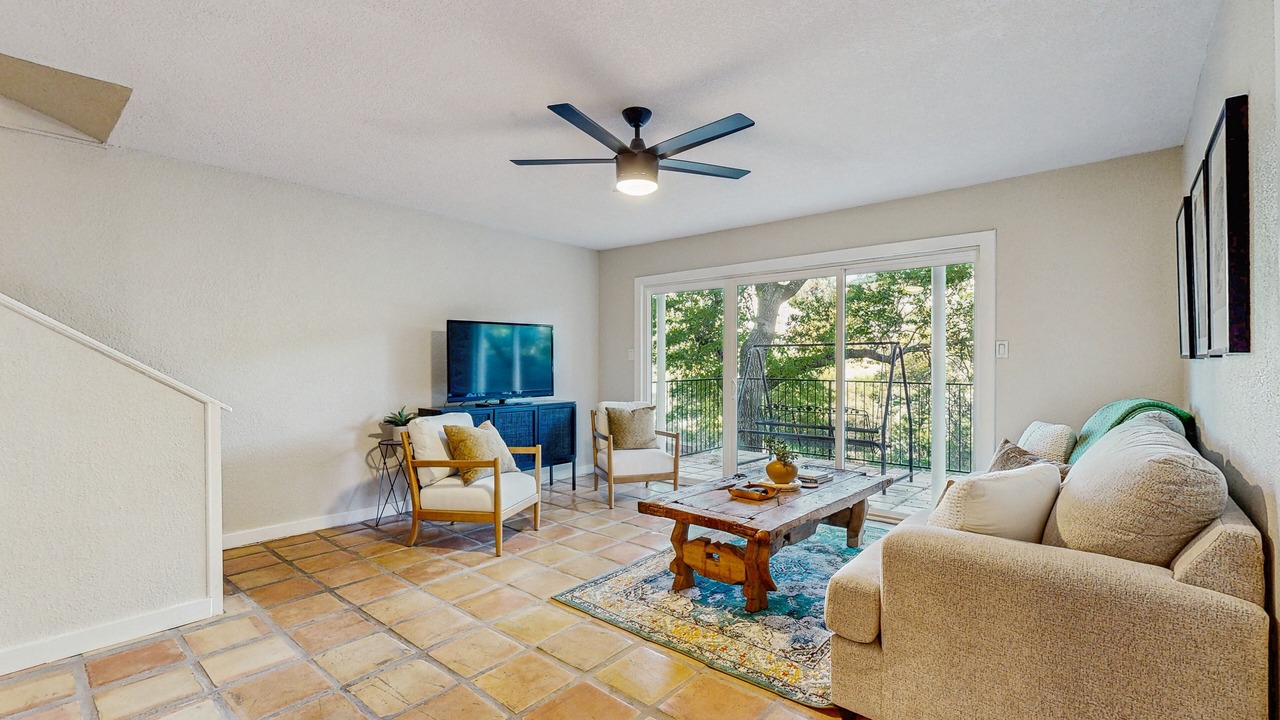 Photo of Livingroom in Lakeway