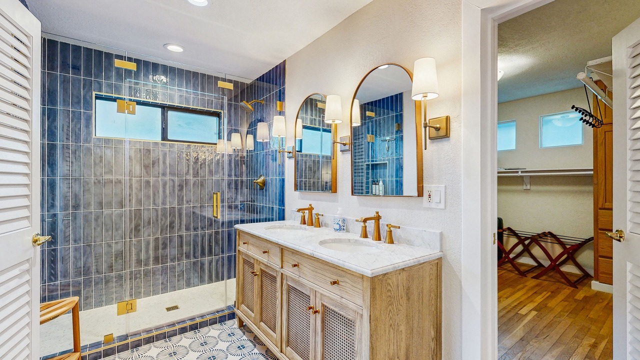 Photo of Bathroom in Lakeway