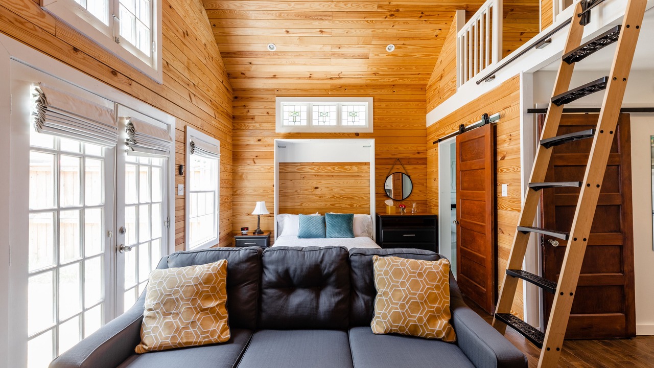 Photo of Bedroom in Garland