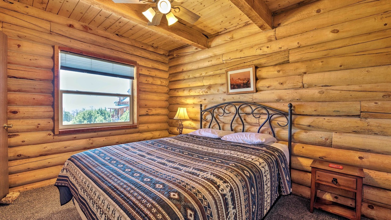 Photo of Bedroom in Spanish Valley