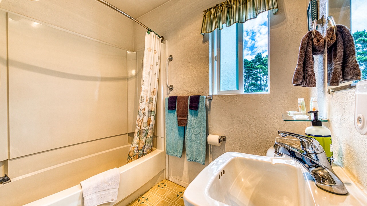 Photo of Bathroom in Bandon