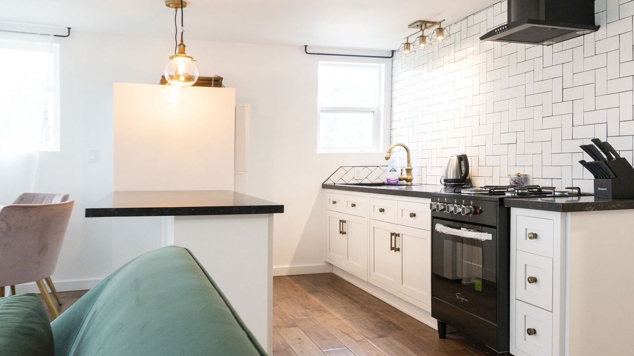 Photo of Kitchen in Pico - Robertson