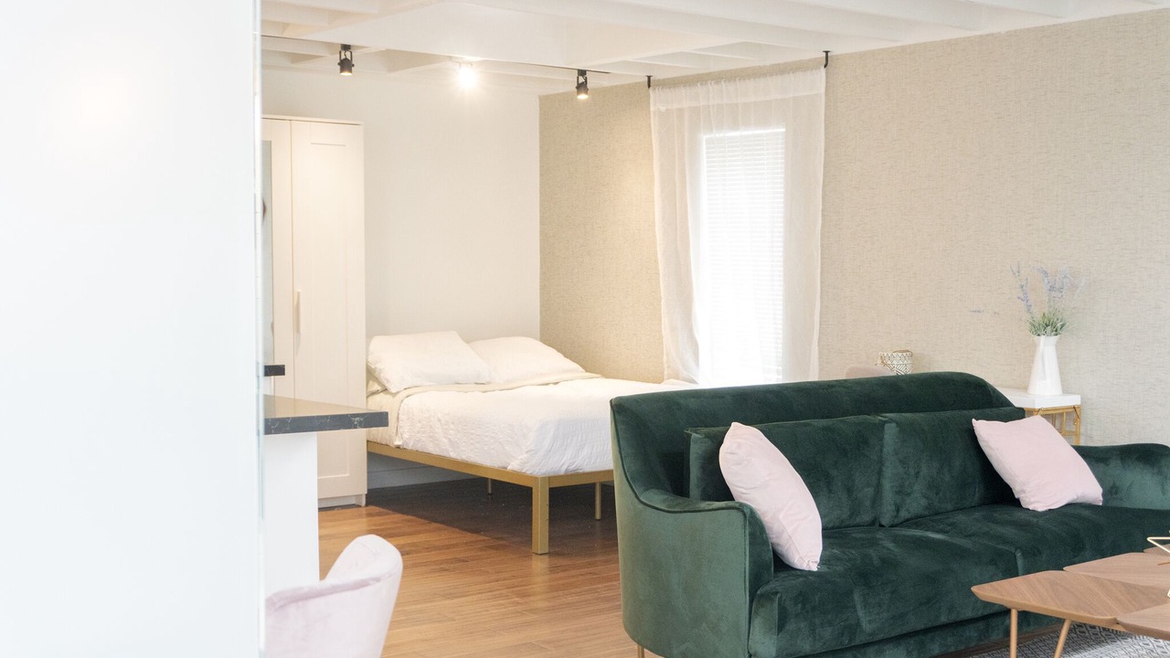Photo of Bedroom in Pico - Robertson