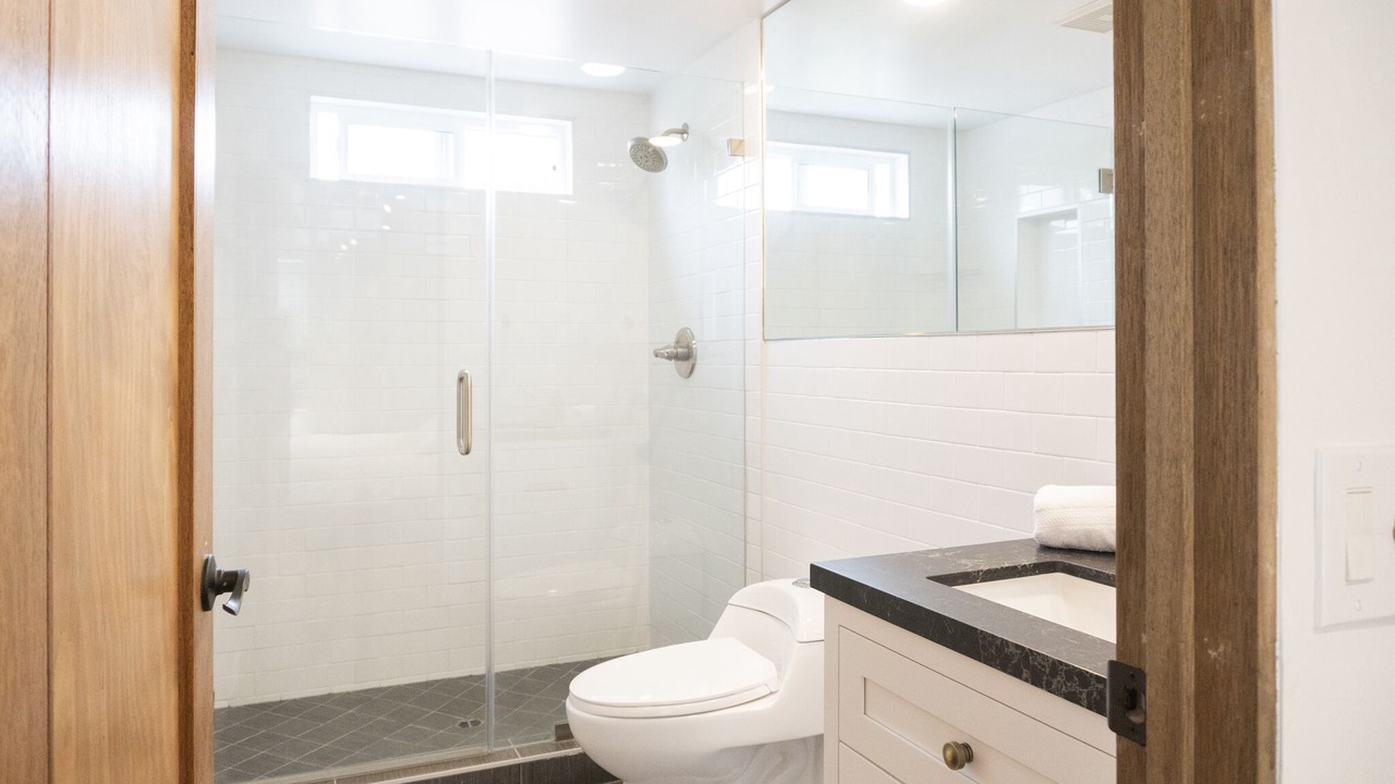 Photo of Bathroom in Pico - Robertson