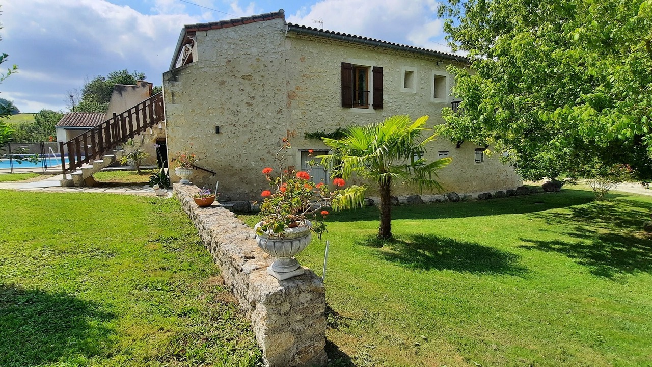 Photo of Outdoor in Caussens