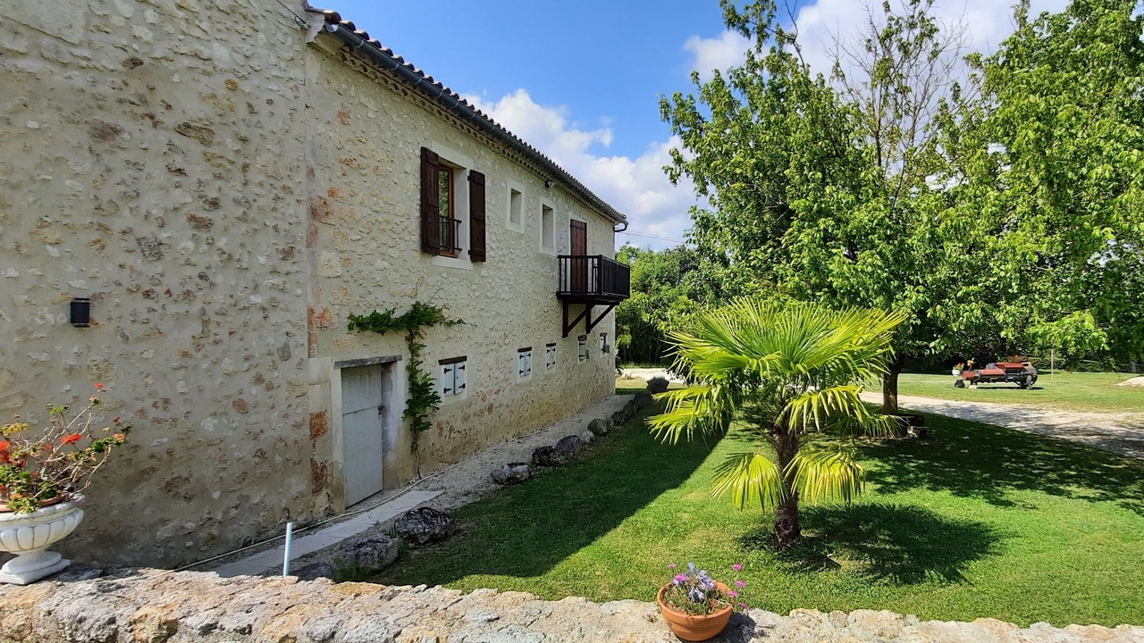 Photo of Outdoor in Caussens
