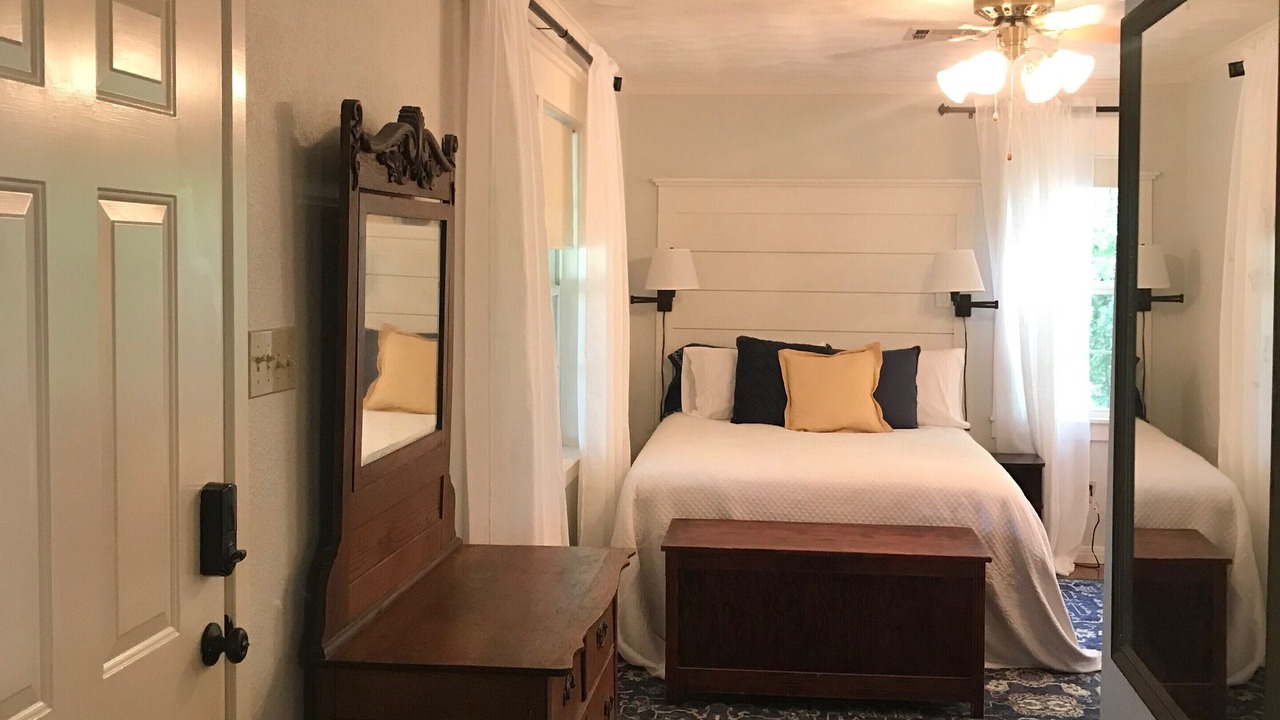 Photo of Bedroom in Gholson