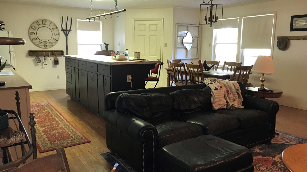 Photo of Livingroom in Gholson