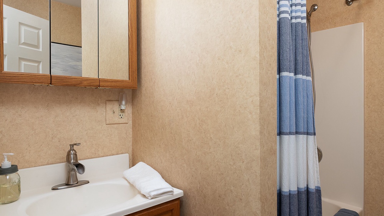 Photo of Bathroom in Waneta