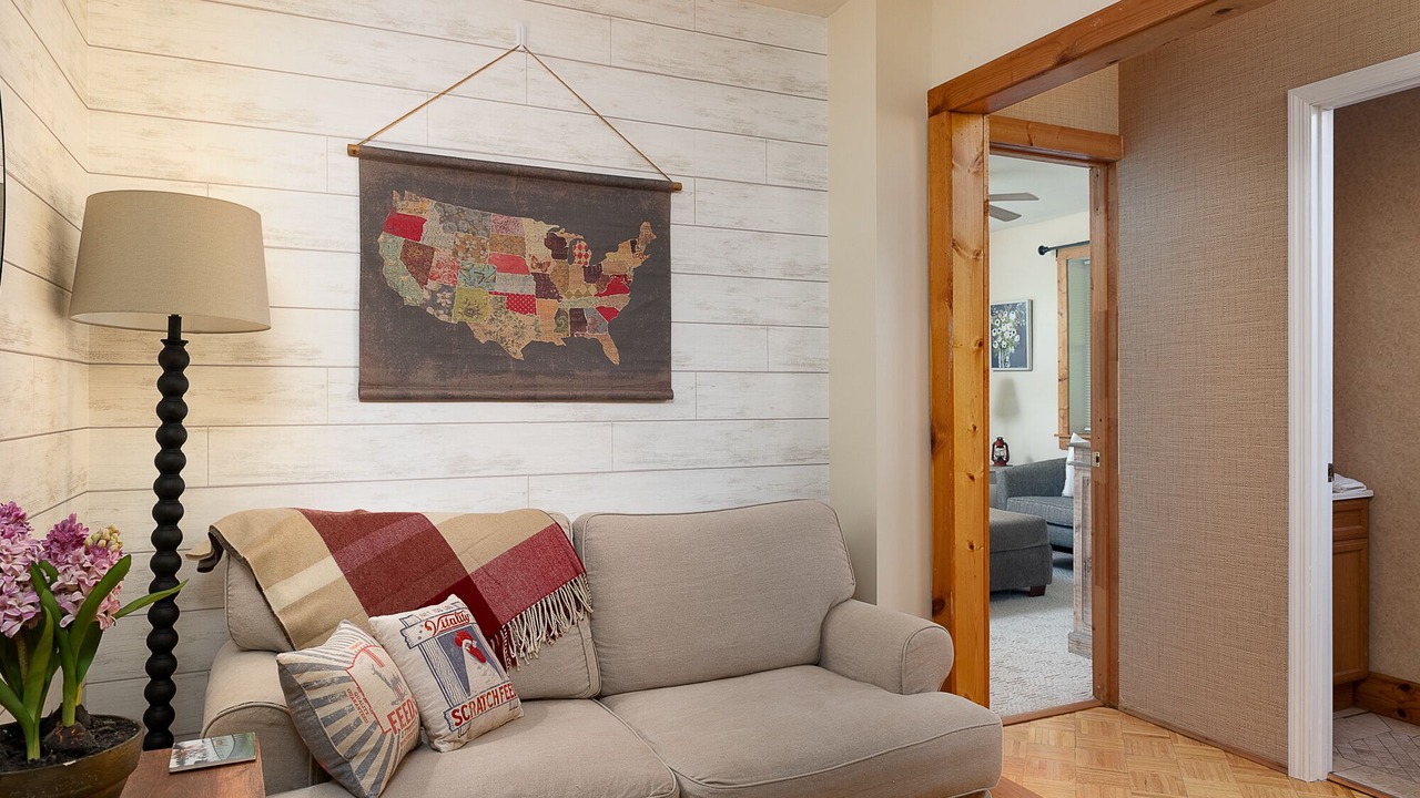 Photo of Livingroom in Waneta
