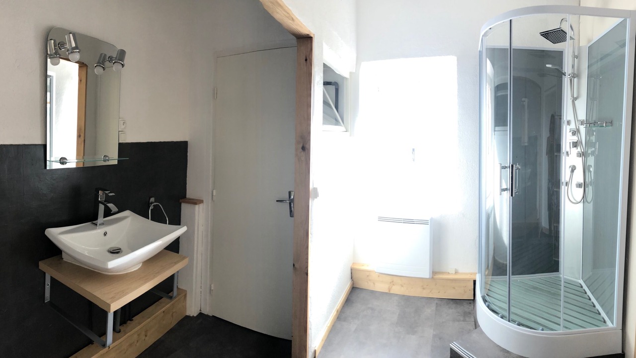 Photo of Bathroom in Les Mages