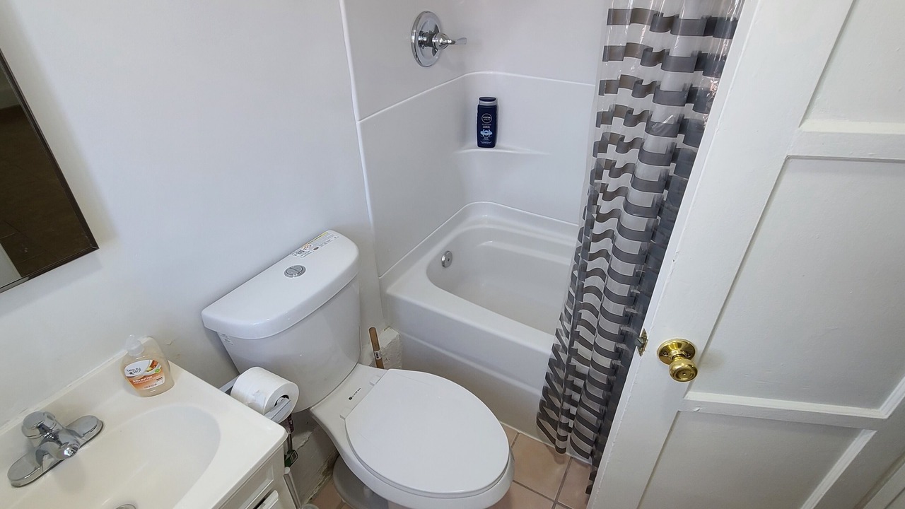 Photo of Bathroom in Lawndale