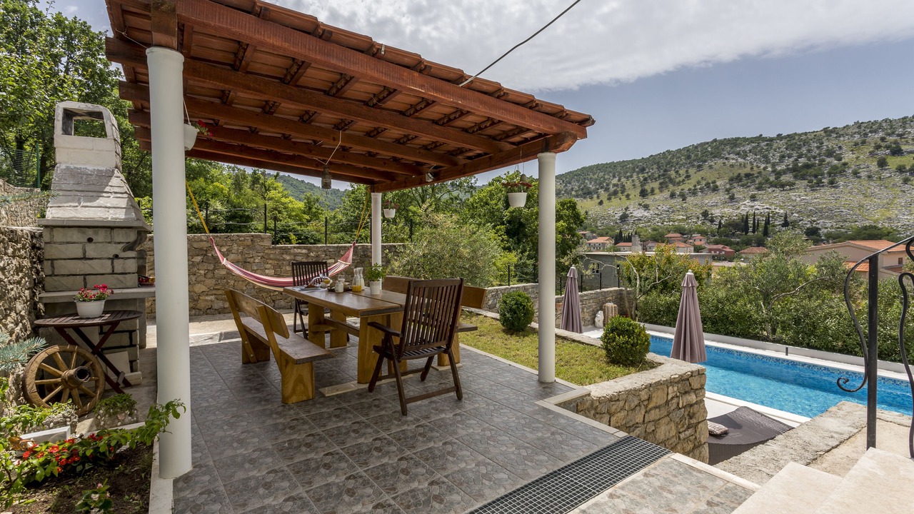 Photo of Outdoor in Srinjine