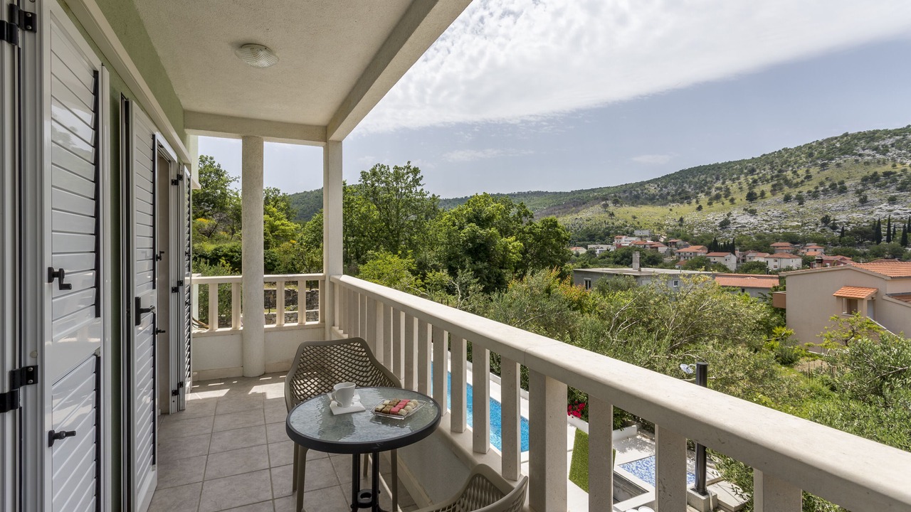 Photo of Outdoor in Srinjine