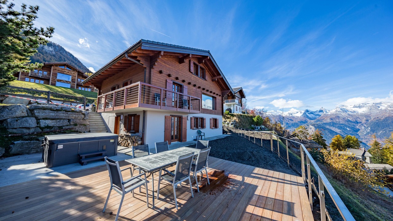 Photo of Outdoor in Saint-Pierre-de-Clages
