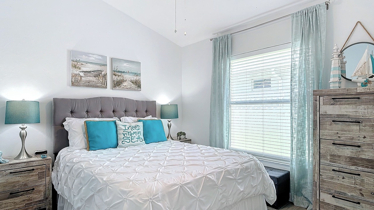 Photo of Bedroom in Naples Park