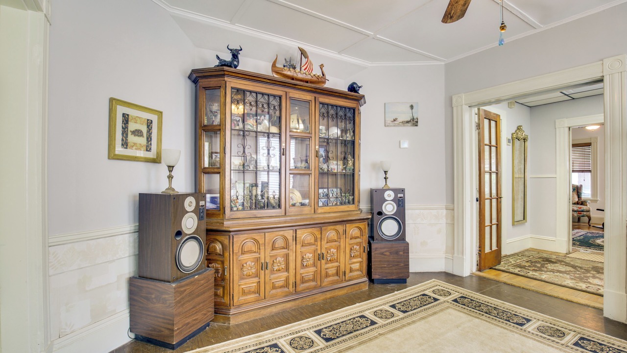 Photo of Others in Beverly