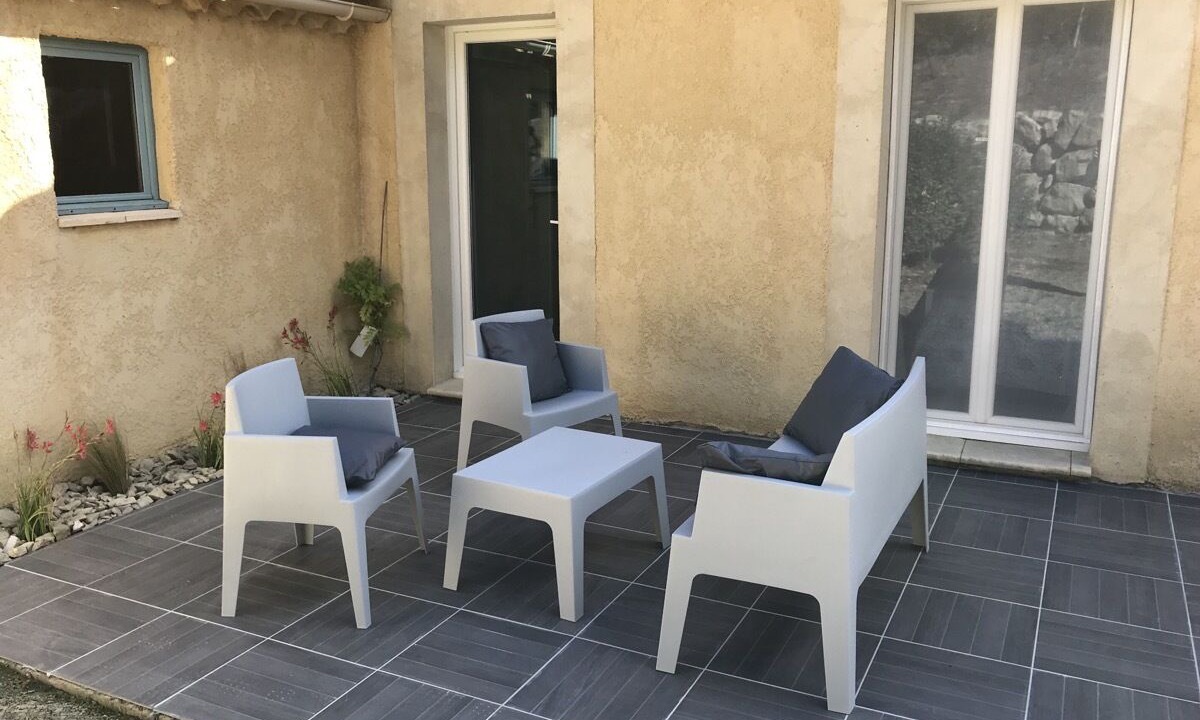 Photo of Patio Balcony in Saint-Ferreol-Trente-Pas