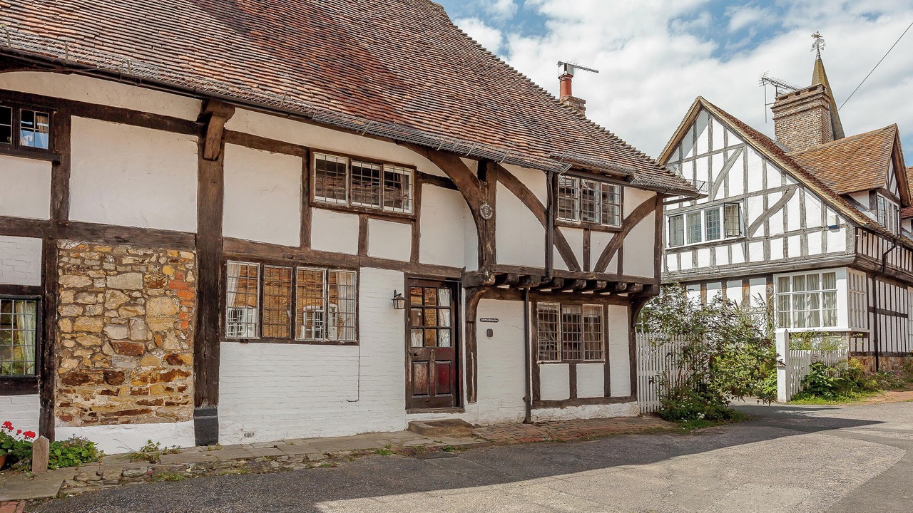 Photo of Others in Lingfield