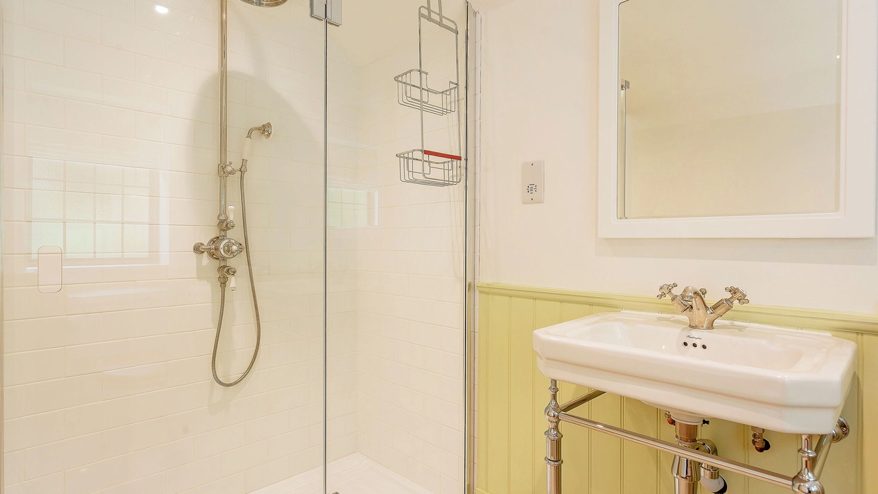 Photo of Bathroom in Lingfield