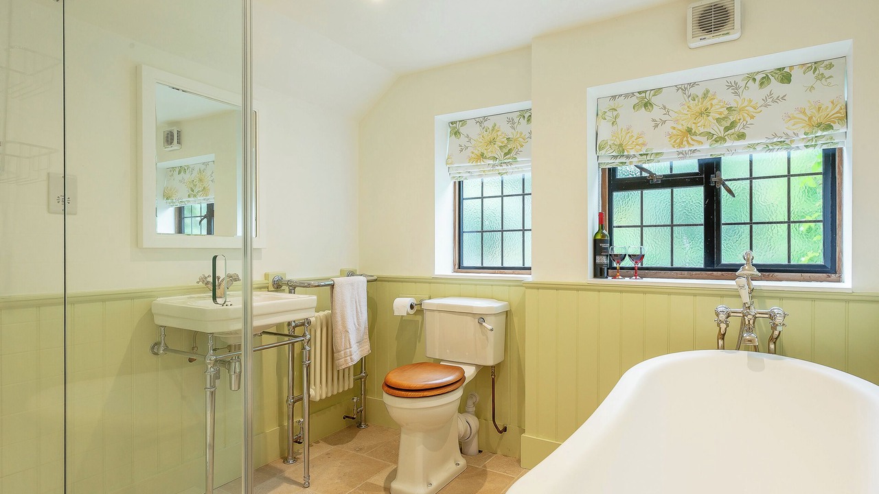 Photo of Bathroom in Lingfield