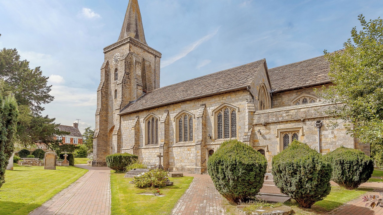 Photo of Others in Lingfield