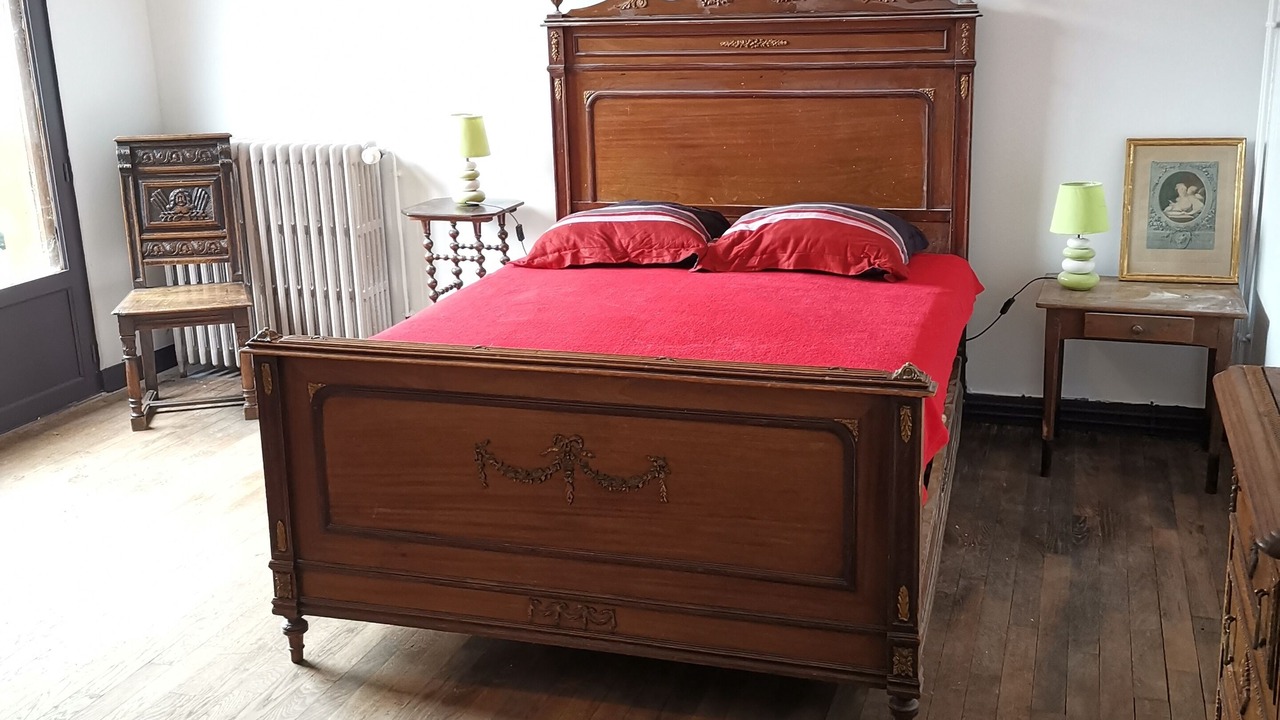 Photo of Bedroom in Velles