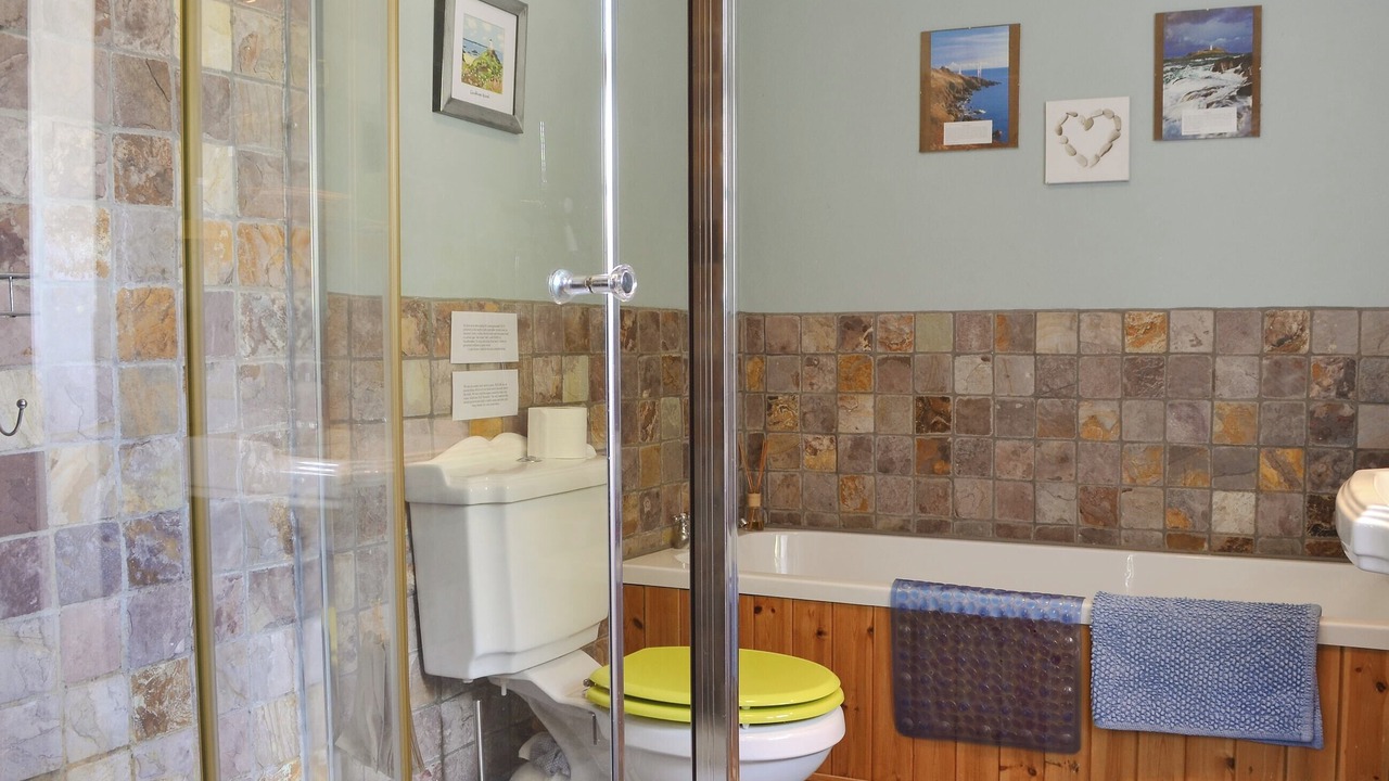 Photo of Bathroom in Bodorgan