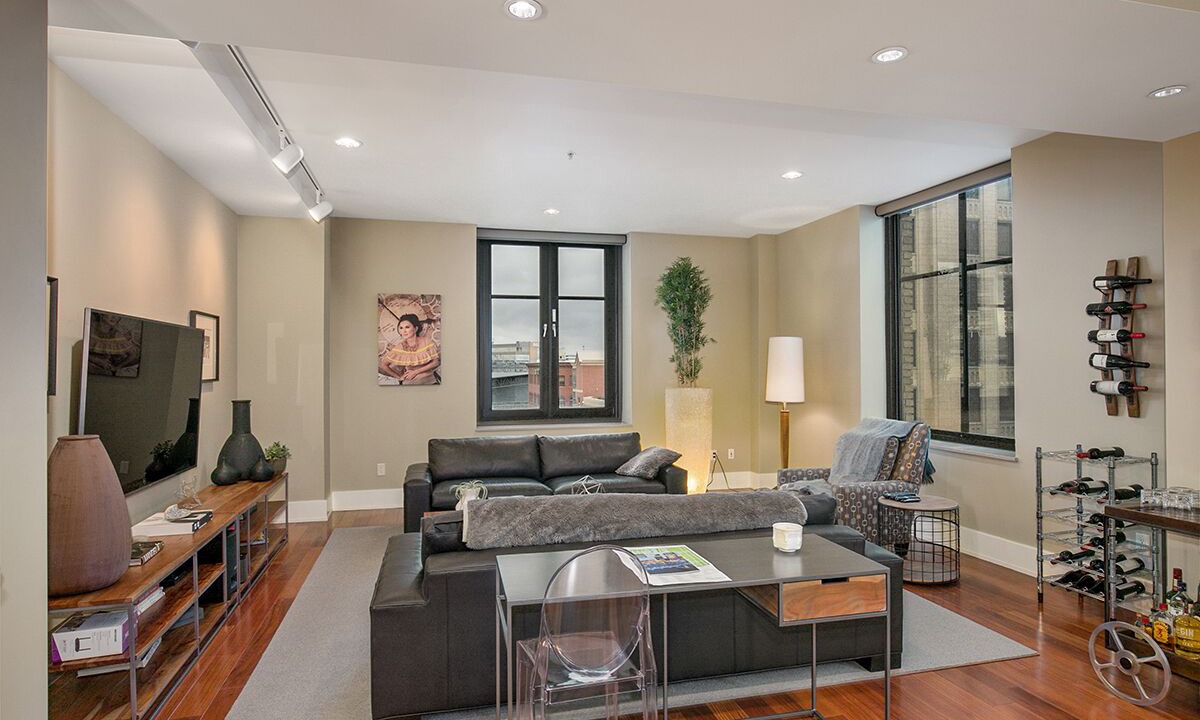 Photo of Livingroom in Downtown