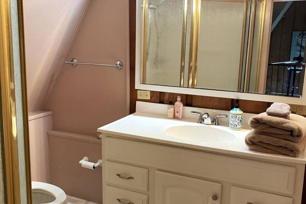 Photo of Bathroom in Oscar