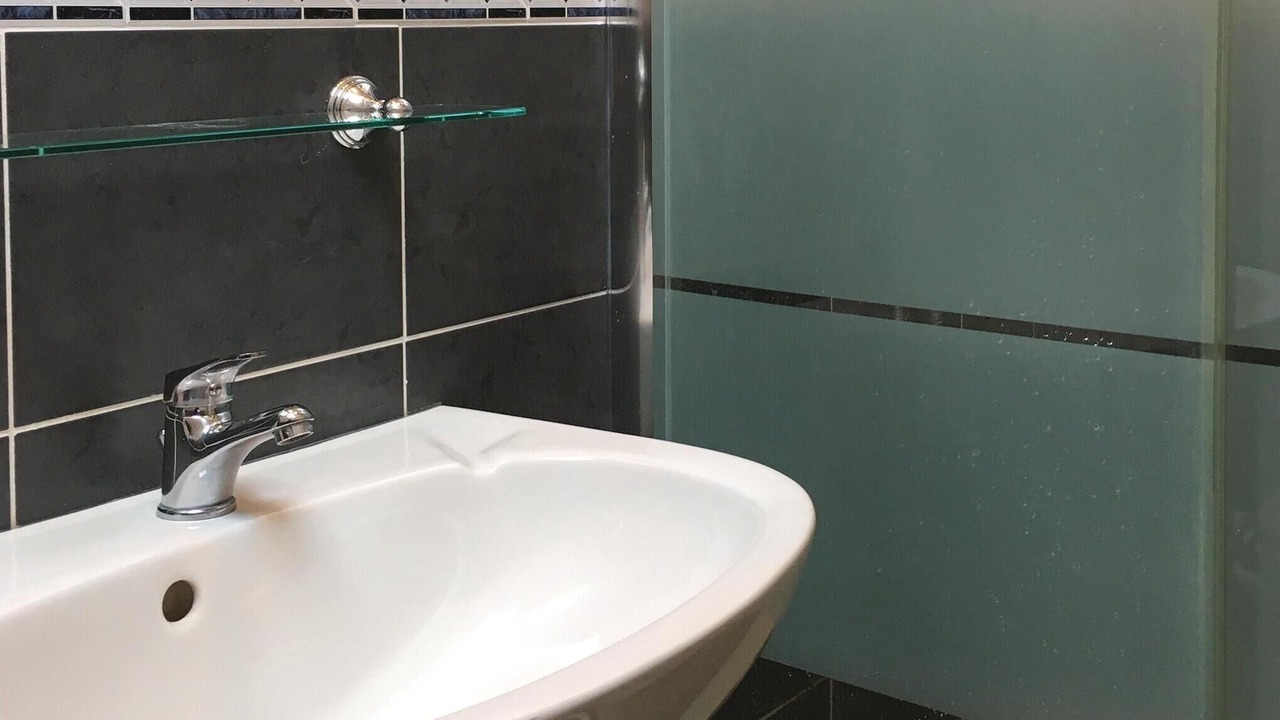 Photo of Bathroom in Fougerolles-du-Plessis
