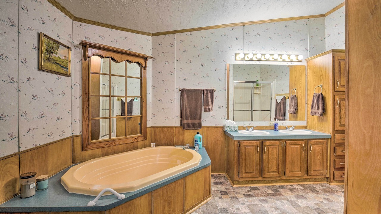 Photo of Bathroom in Kemp