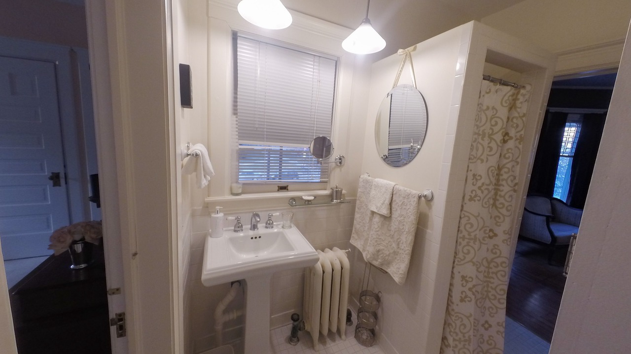 Photo of Bathroom in Near Northwest