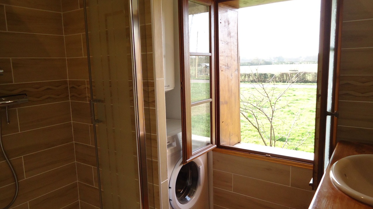Photo of Bathroom in Droyes