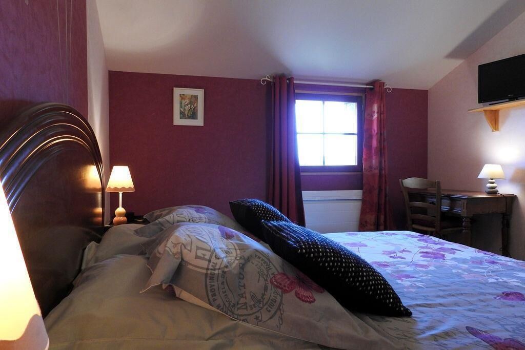 Photo of Bedroom in Droyes